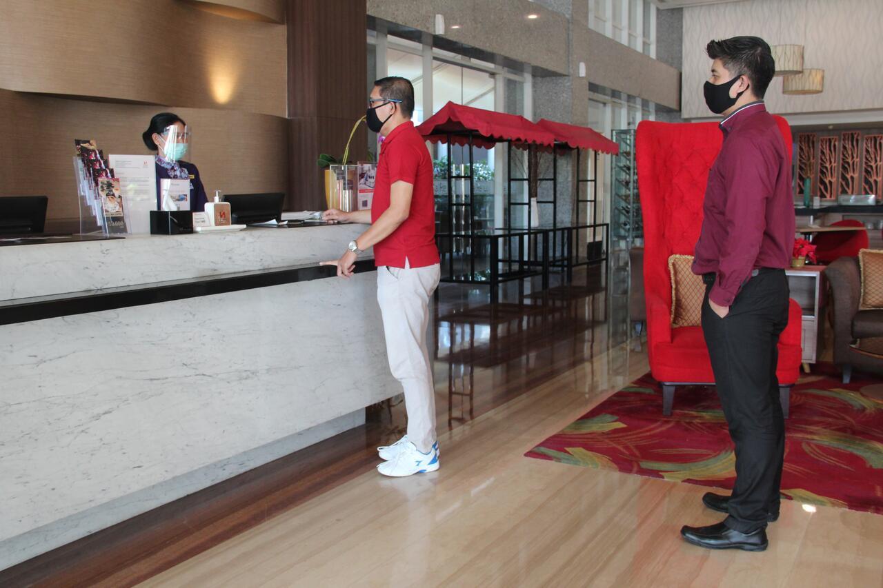 Swiss-Belinn Manyar Surabaya Exterior photo