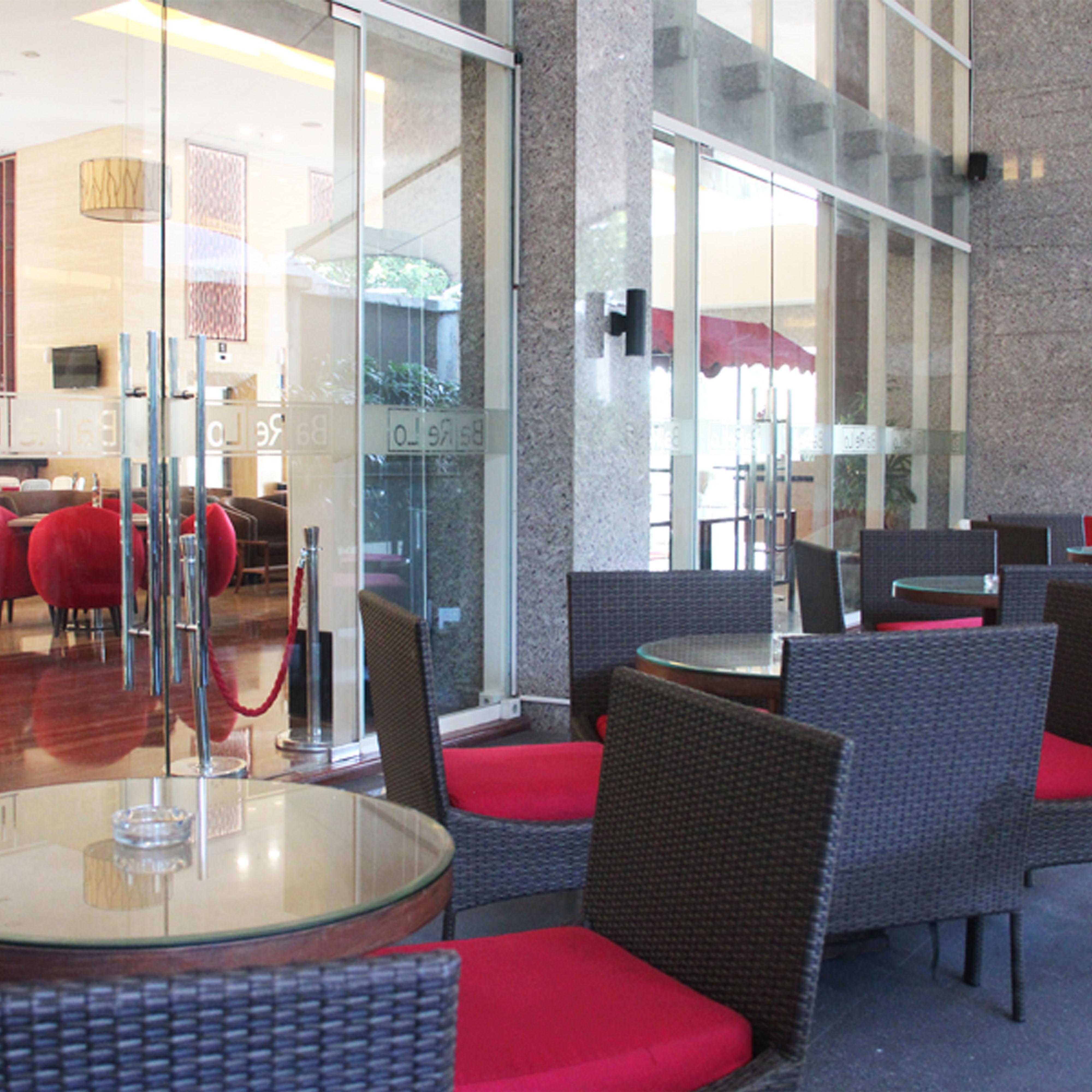 Swiss-Belinn Manyar Surabaya Exterior photo